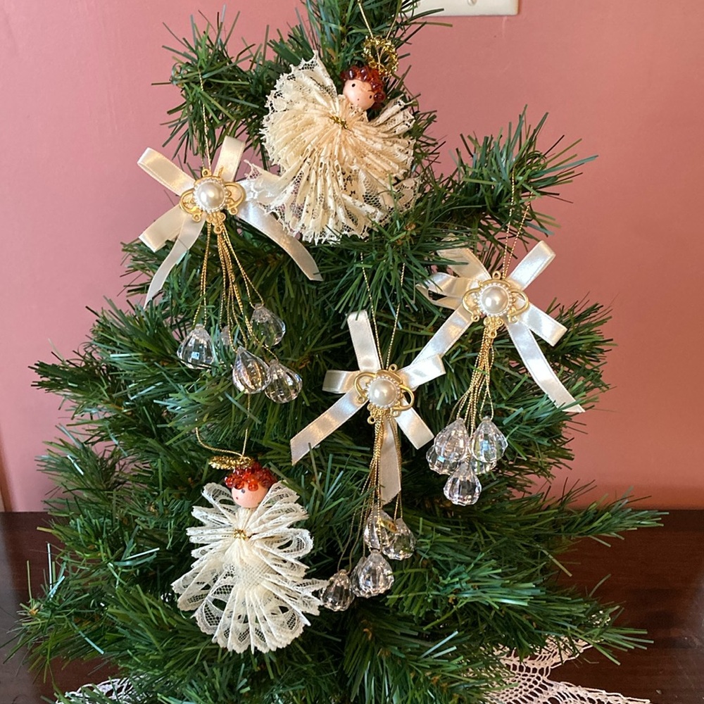 Five Victorian ornaments